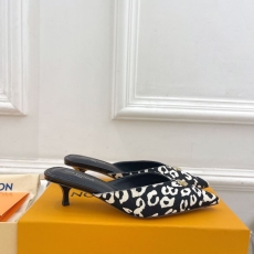 Louis Vuitton Slippers